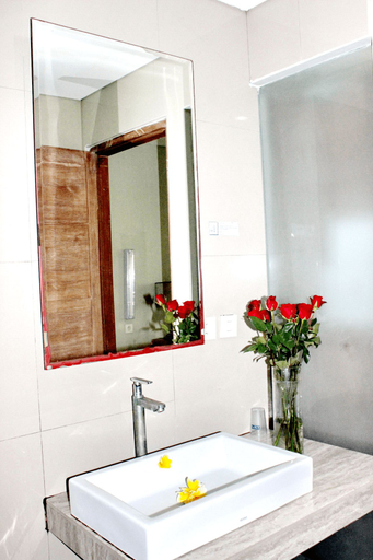 Bathroom 5, Kuta Beach Stay, Badung