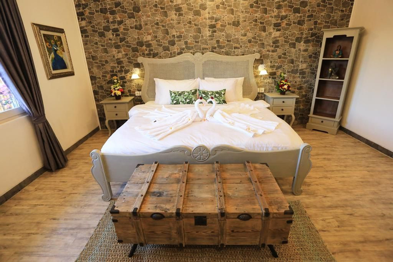 Bedroom 24