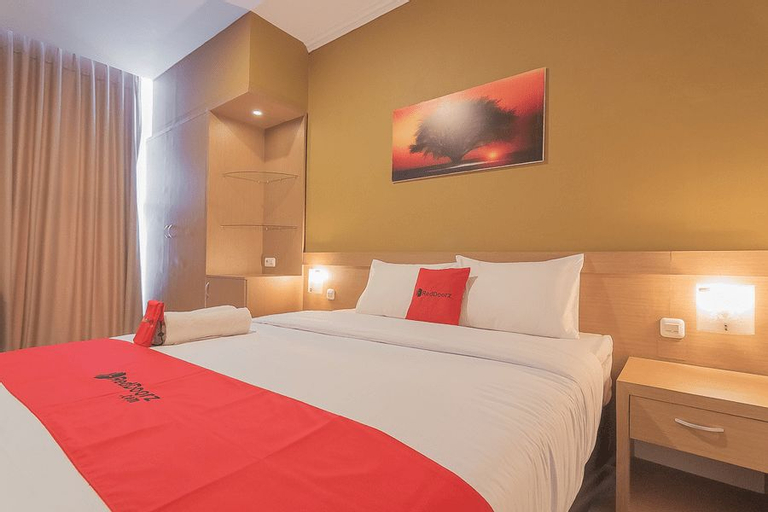 Bedroom 3, RedDoorz Syariah @ Villa Grand Mutiara Tasikmalaya, Tasikmalaya