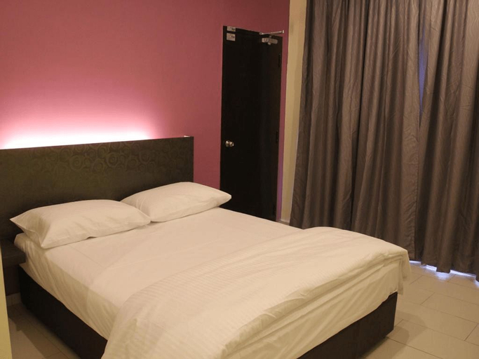 Bedroom 13