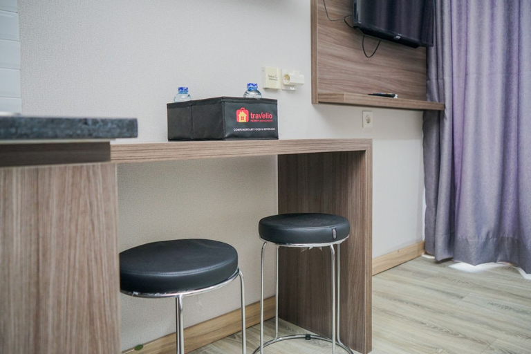 Fabulous Studio Bintaro Icon Apartment By Travelio, South Tangerang