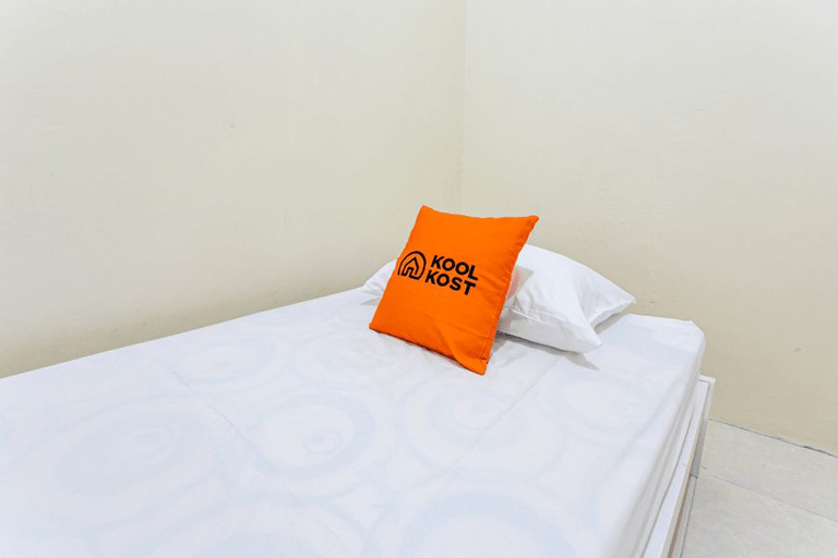 KoolKost near UNS Solo (Minimum Stay 6 nights), Solo