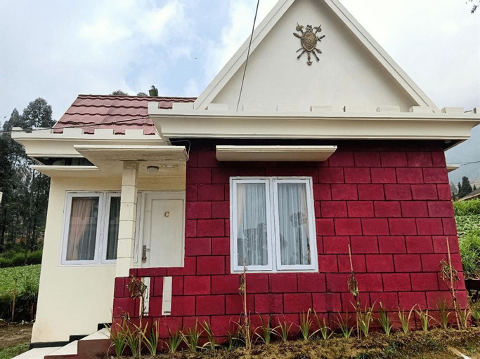 Exterior & Views 1