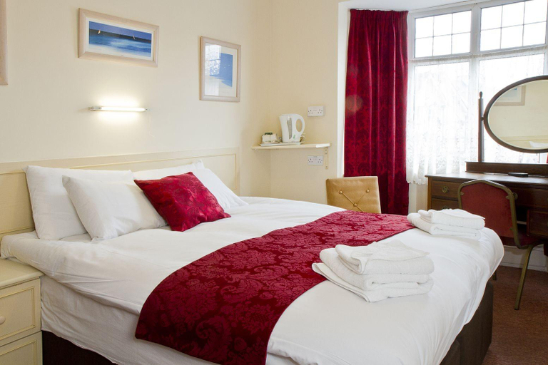 Bedroom 3, Hotel Capital, Poole