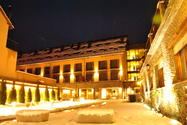 Exterior & Views 2, Hostal Trainera, Lleida