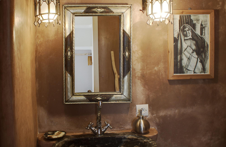 Bathroom 4, Riad Baladin, Essaouira