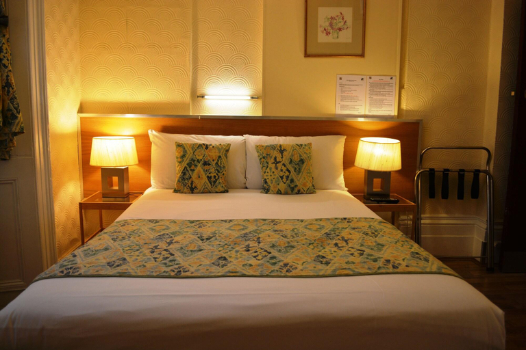 Bedroom 3, Falcon Hotel, London