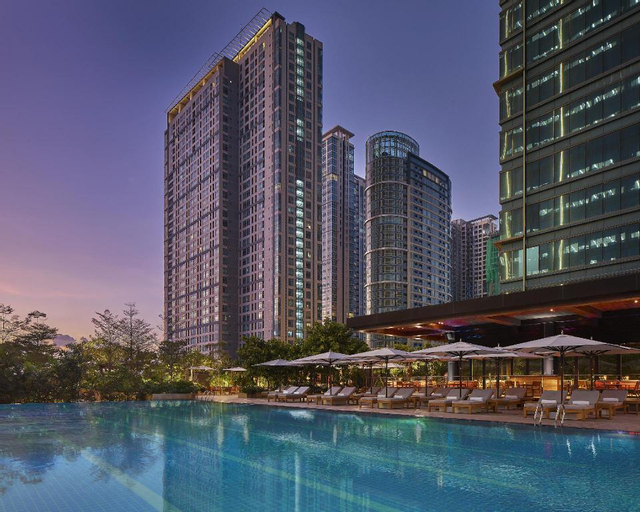 Grand Hyatt Manila (Multiple-Use Hotel), Makati City