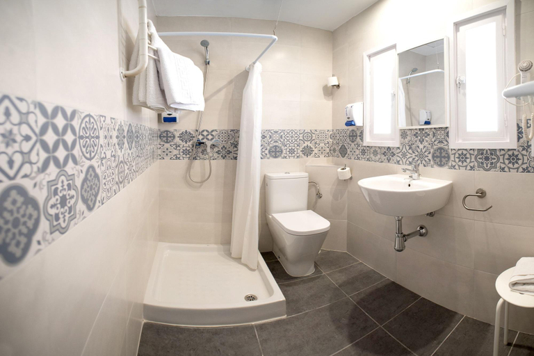 Bathroom, L´Hostalet, Girona