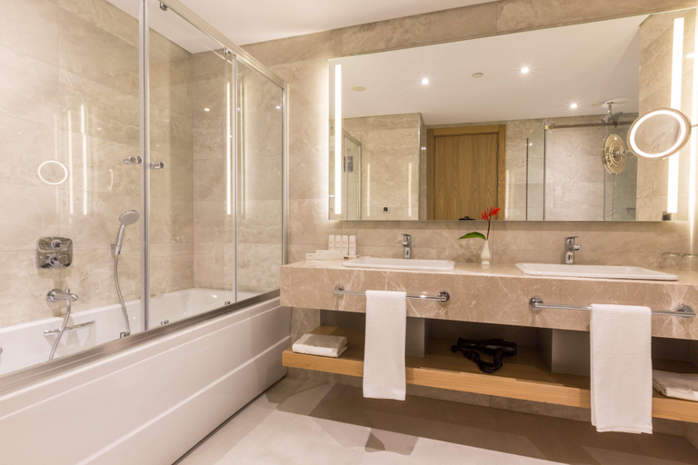 Bathroom 4, Radisson Blu Hotel Trabzon, Merkez