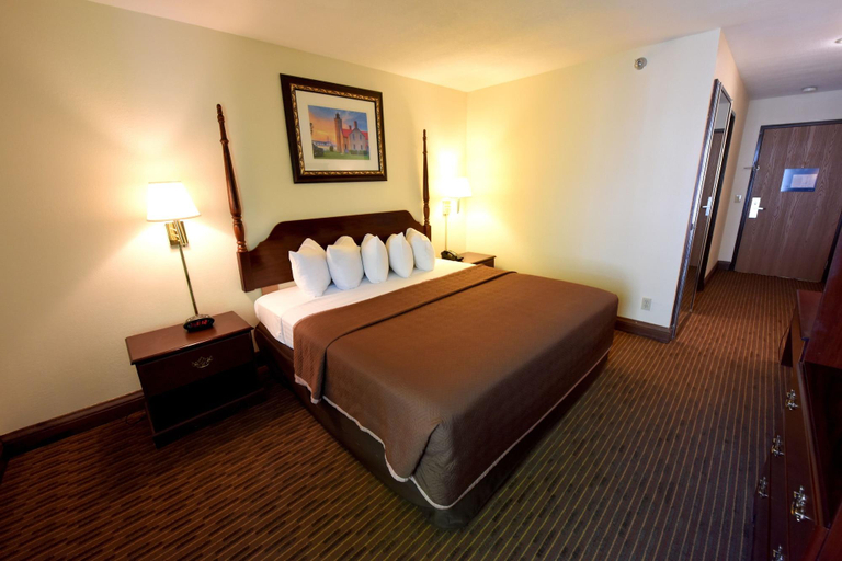 Bedroom 3, Bayside Hotel of Mackinac, Cheboygan