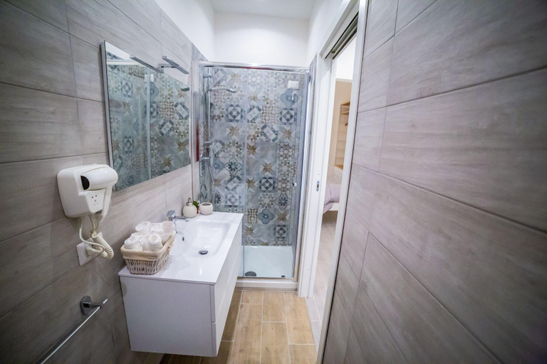 Bathroom 5, B&B Opera dei Pupi, Palermo