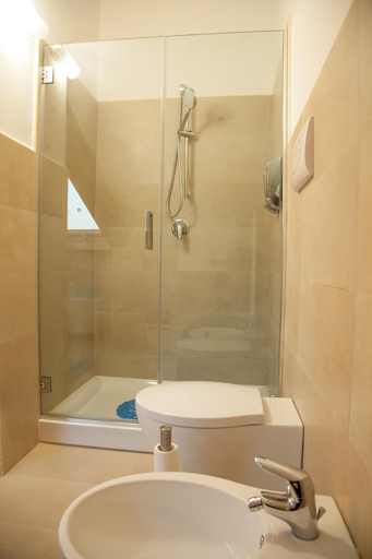 Bathroom 5, CAESAR b&b NAPOLI, Napoli