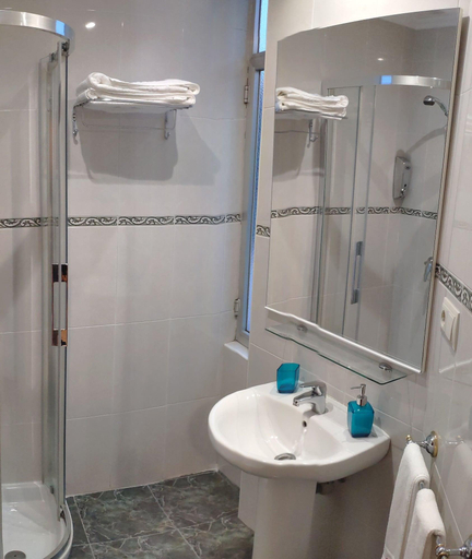 Bathroom 4, Hostal Hispa Nico I, Salamanca