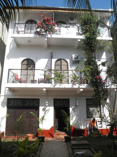 Exterior & Views, WARERE TOWN HOUSE, Mjini