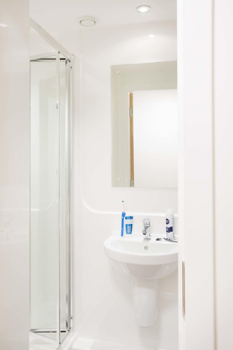 Bathroom 3, UHI Inverness – Campus Accommodation, Highland