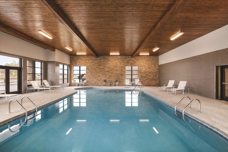 Sport & Beauty, Country Inn & Suites by Radisson Sevierville-Kodak, Sevier