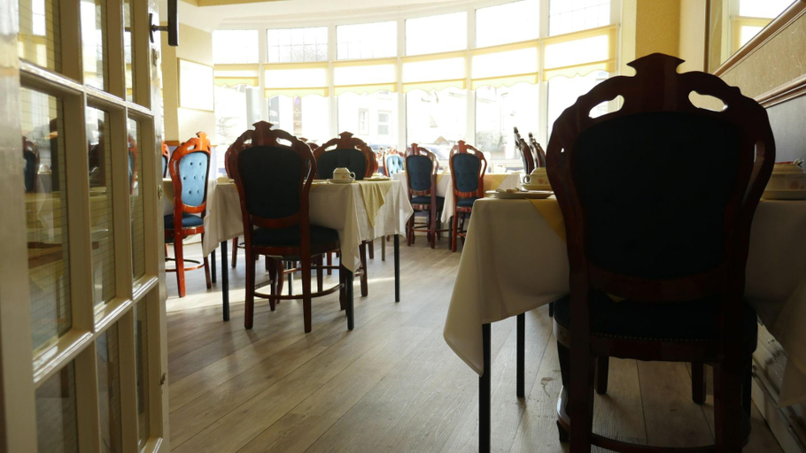 Food & Drinks, Hotel Capital, Poole