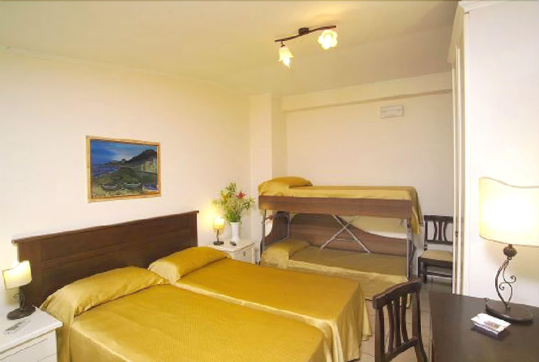 Bedroom 3, Casa Famiani Bed & Breakfast, Messina