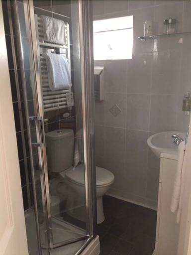 Bathroom 4, Cheriton Guesthouse, Devon