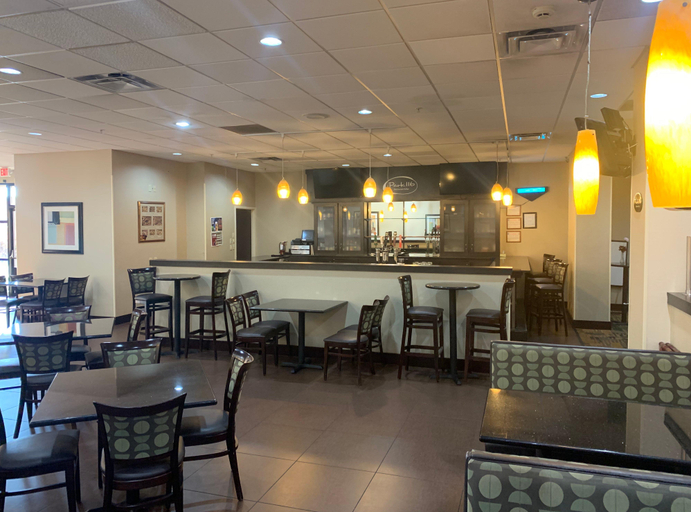 Food & Drinks 5, Quality Inn & Suites Downtown Mansfield, Richland