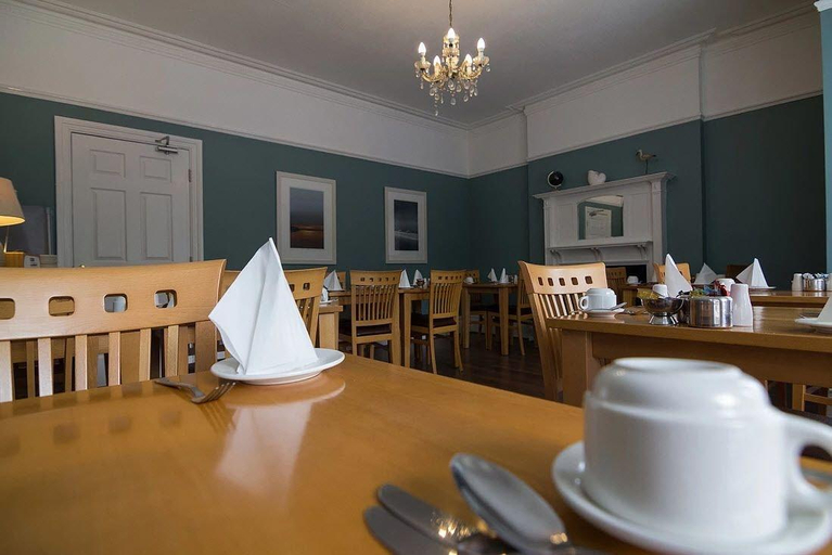 Food & Drinks 4, Braemar, Cornwall