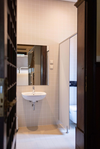 Bathroom 5, Sant Jordi Hostels Lisbon, Lisbon