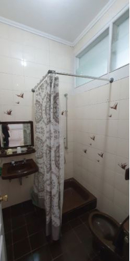 bathroom 11