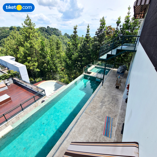 Casa D'LANGIT, Bandung