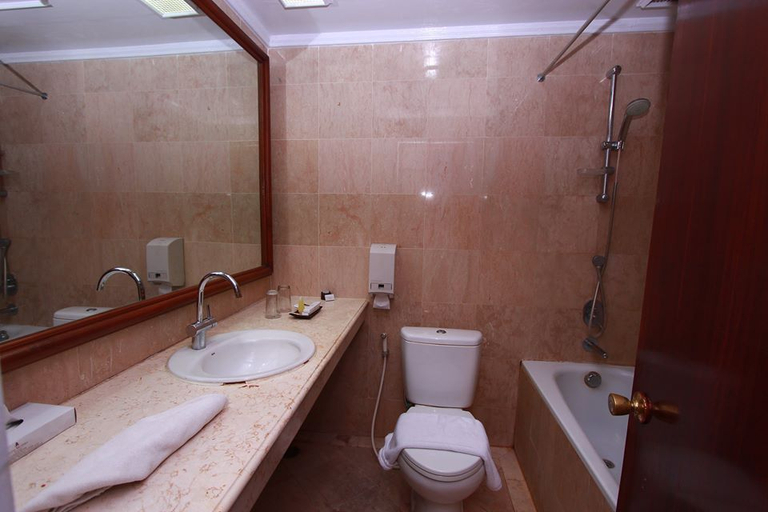 Bathroom 3, Mutiara Hotel Cilacap, Cilacap