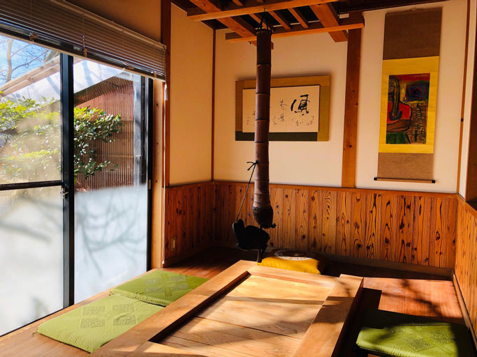 Japanese-style house you  can enjoy  hot springs, Yufu