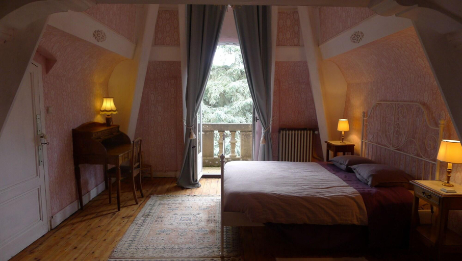 Bedroom 2, Le Manoir, Rhône