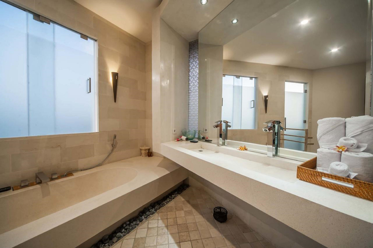 Bathroom 4, Luxury Villa Juno Seminyak, Badung