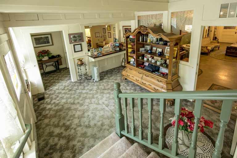 Public Area 2, McCloud River B&B, Siskiyou