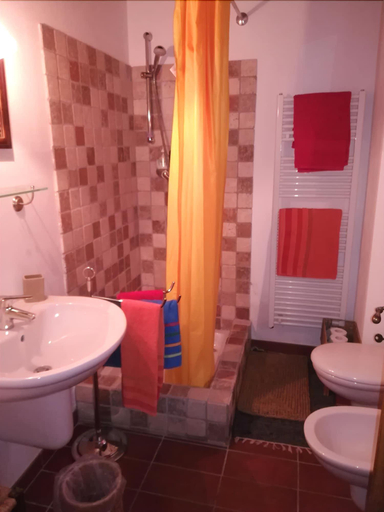 Bathroom 5, B&B L'Isola, Sondrio