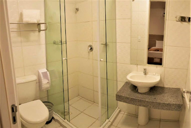 Bathroom, Dallé Hotel, Baje