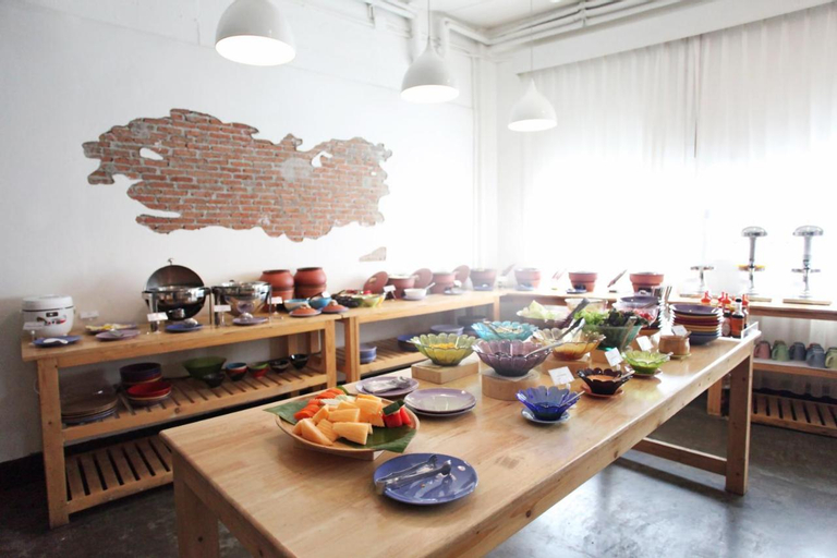 Food & Drinks 14