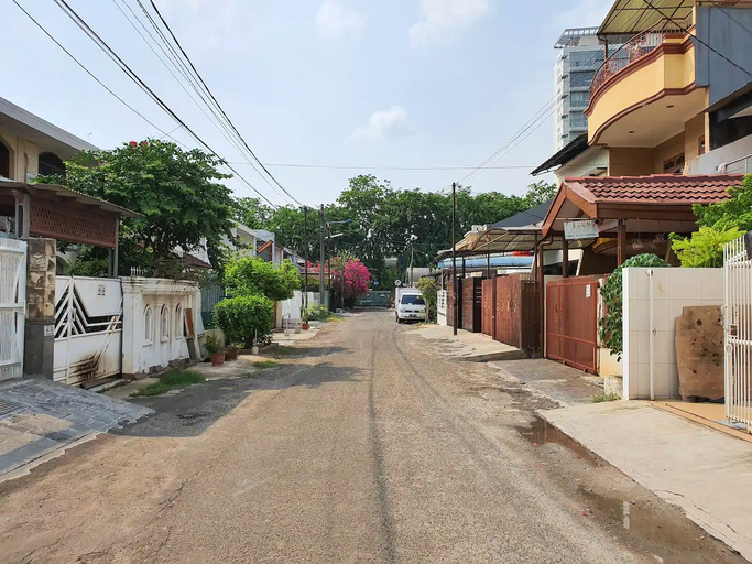 Exterior & Views 3, HAPPY NEST. Clean, WiFi, Walk to the Mall, Kitchen, North Jakarta