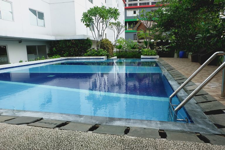 Comfortable 2BR Bassura City Apartment near Bassura Mall By Travelio, East Jakarta