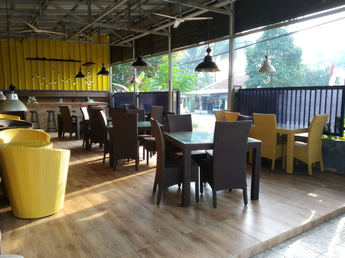 Food & Drinks 5, PADMADEWI ANYER, Serang