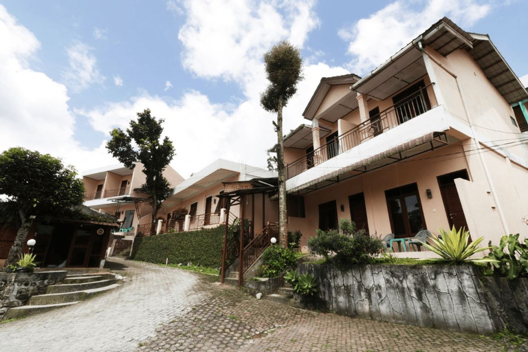 Villa Keluarga Bre Batunanggar, Karo