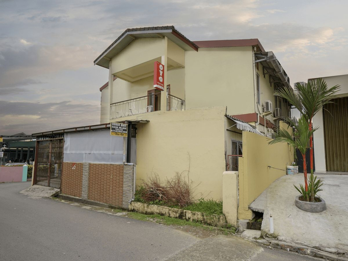Exterior & Views 2, OYO 2502 Triantama Kost Syariah, Palembang