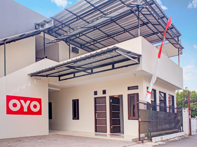 Exterior & Views 2, OYO 3780 Penginapan Tw Syariah, Cianjur