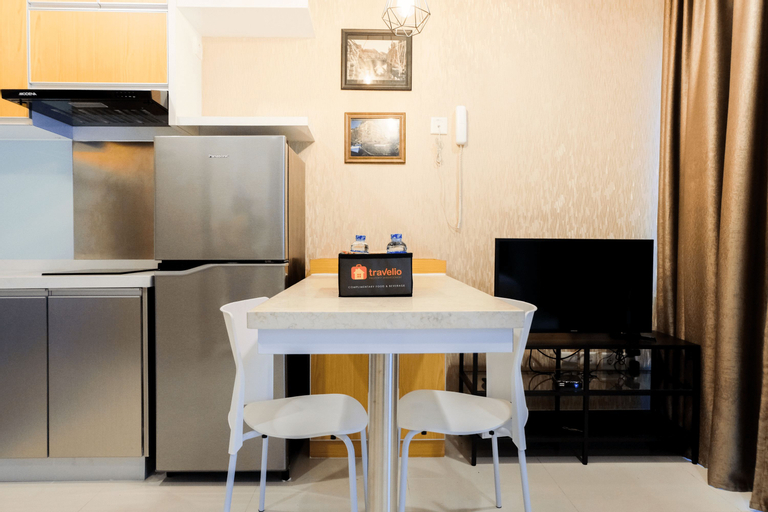 Compact Brooklyn Alam Sutera Studio Apartment By Travelio, Tangerang Selatan