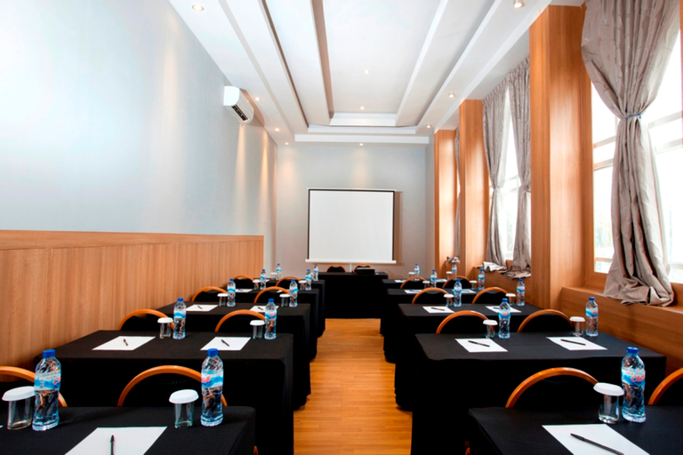 Business Facilities 18