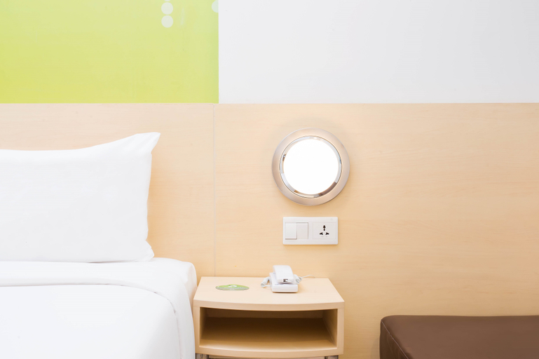 Bedroom 3, Zest Parang Raja Solo by Swiss-Belhotel International, Solo