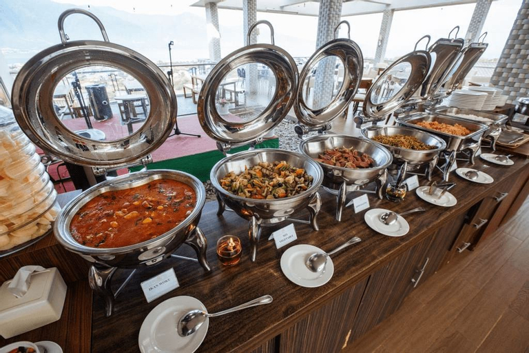 Food & Drinks 17