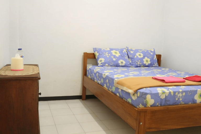 Bedroom 2, New Adinda Homestay, Banyuwangi