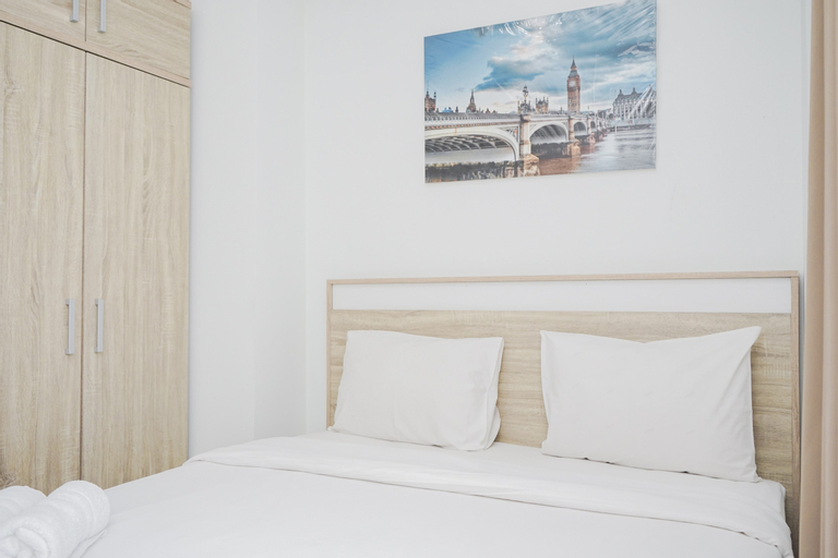 Bedroom 3, Comfort and Minimalist Studio Apartment at Springwood Residence By Travelio, Tangerang