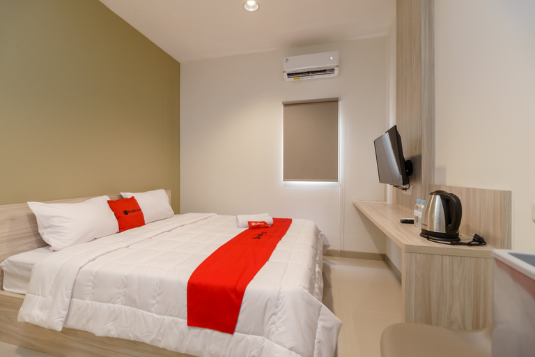 Bedroom 2, RedDoorz Plus @ Kedoya, West Jakarta
